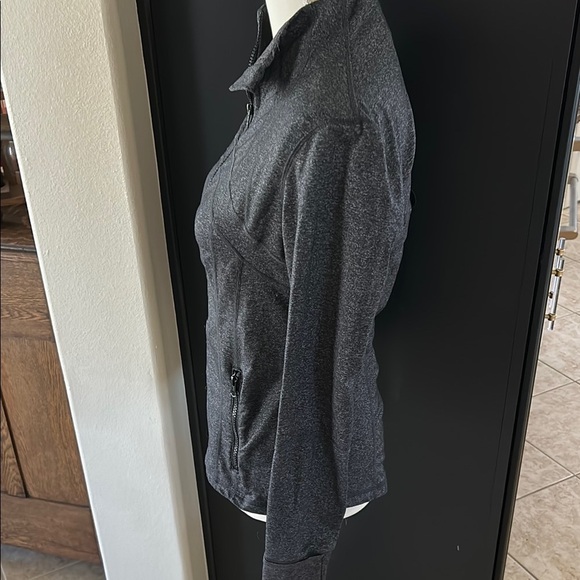 Lululemon Defined Zip-Up Jacket - Picture 4 of 9